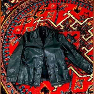 Vintage circa 90’s. Gap genuine leather women’s blazer/jacket